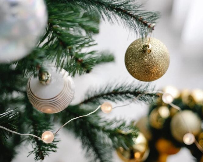 The Ultimate Buyer's Guide to Choosing the Perfect Commercial Artificial Christmas Tree for Your Business