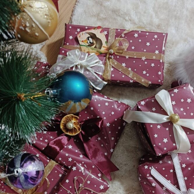 Ornament Sets Bring Charm and Good Luck
